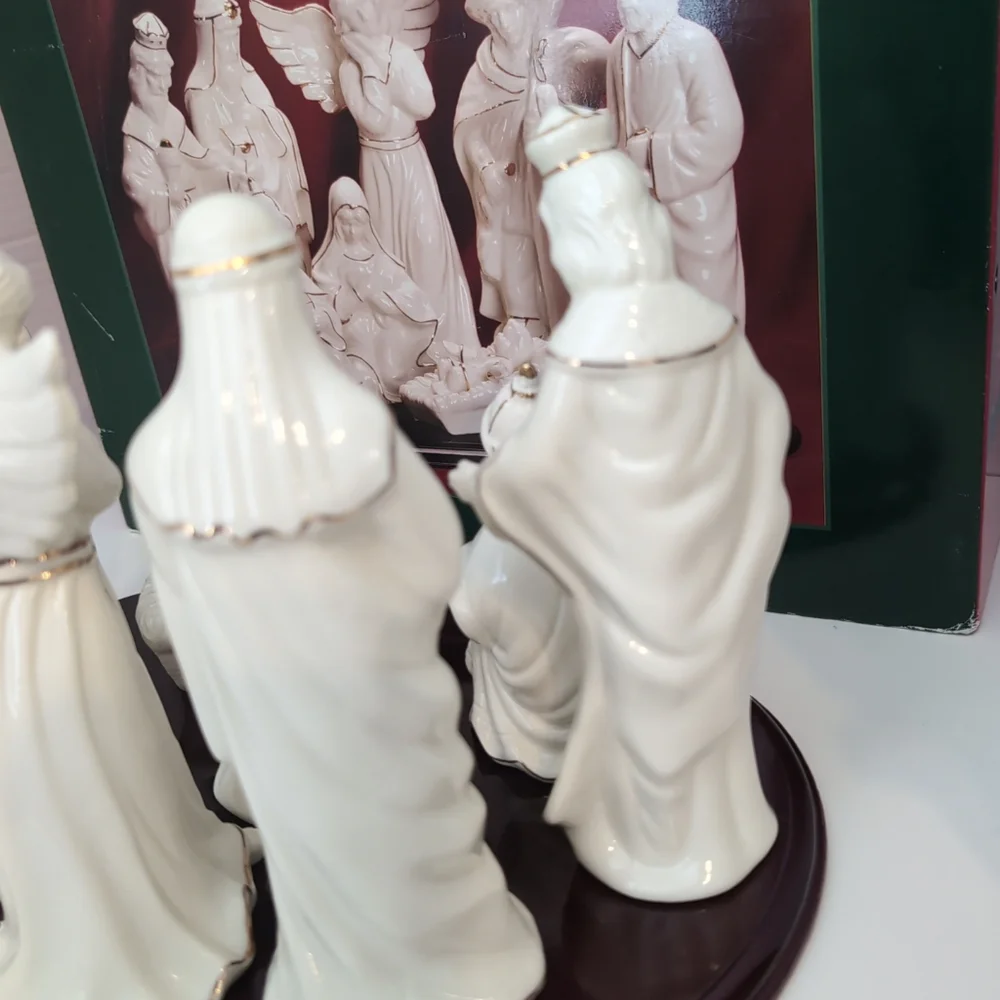 Holiday Lane Vtg 2003 9 Piece Nativity Set Glazed Jade Porcelain 24K Accents NIB